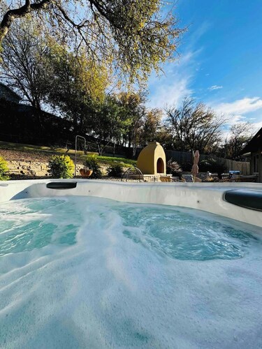 3BR/GardenOasis/Fireplace/SoakingTub