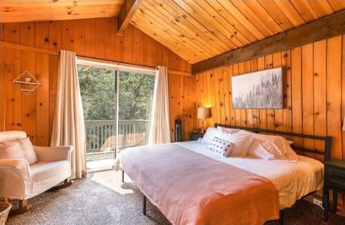 Cedar-Mountain Cabin minutes away from Big Bear!