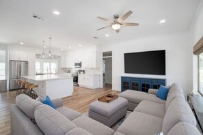 Unclassified image, 3 of 53, button