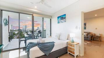 2 Schlafzimmer, Schreibtisch, Bügeleisen/Bügelbrett, Reisekinderbett