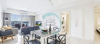 Beachfront Haven: Sea View ~ Pool ~ Outdoor Dining