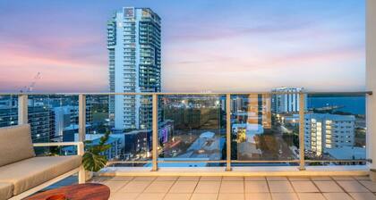 Reef-side Splendor: City Vistas ~ Pool ~ Workspace