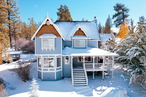 Exterior - Luxe Ski Getaway | Spa, Fire Pit, Pets, Crib, BBQ (Big Bear)