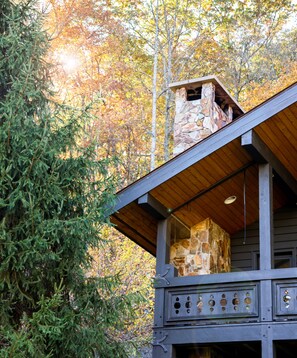 Exterior - Outland Chalet & Suites Great Smoky Mountains (Whittier)