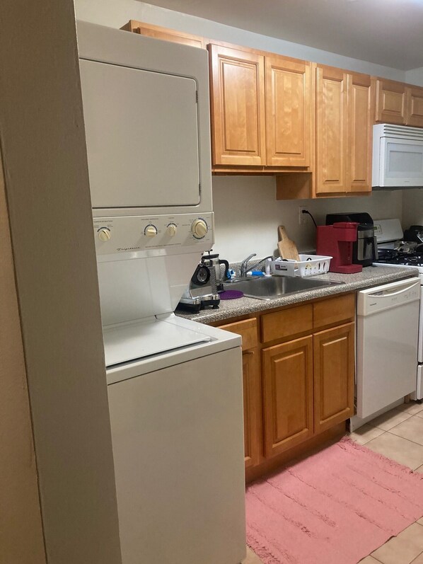 Private kitchen - Springfield apartment 5 min to NYC bus (Springfield)