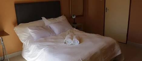 1 makuuhuone, työpöytä, Wi-Fi