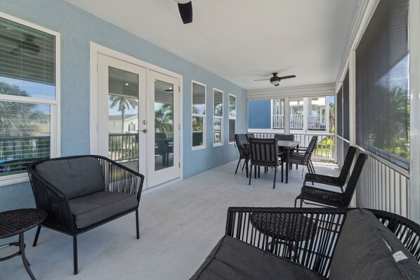 Outdoor dining