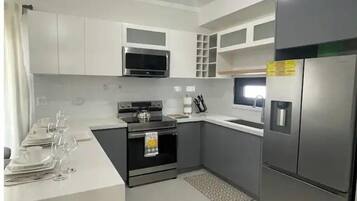 Fridge, microwave, oven, stovetop