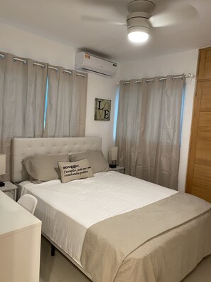3 slaapkamers, een bureau, gratis wifi, beddengoed
