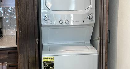 The Benton - Warmly decorated, cozy apartment in downtown Bentonville