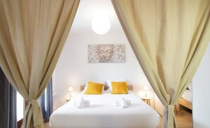 Iron/ironing board, free WiFi, bed sheets - Bed & Nuts parking, vue splendide et plage à (Annecy-le-Vieux)