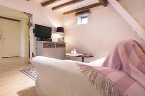 1 chambre, fer et planche à repasser, Wi-Fi gratuit, draps fournis