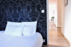 1 habitación, tabla de planchar con plancha, wifi gratis y ropa de cama