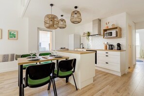 Frigorifero, microonde, forno, lavastoviglie