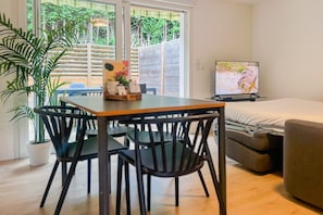 1 Schlafzimmer, Bügeleisen/Bügelbrett, kostenloses WLAN, Bettwäsche