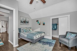 2 habitaciones, escritorio, tabla de planchar con plancha y wifi 