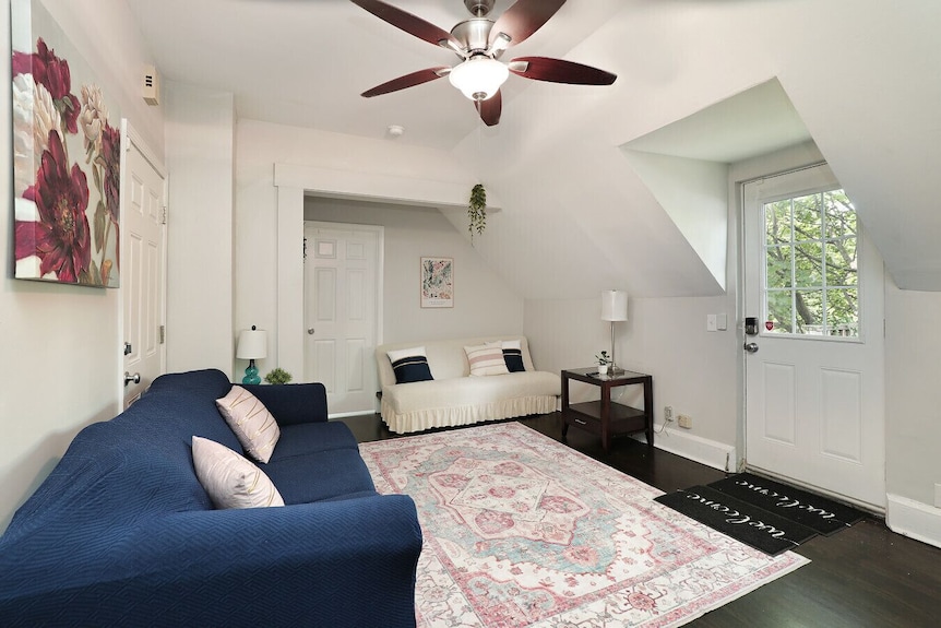 Cozy 2-bedroom Apartment | Close To Wrigley - Evanston, IL