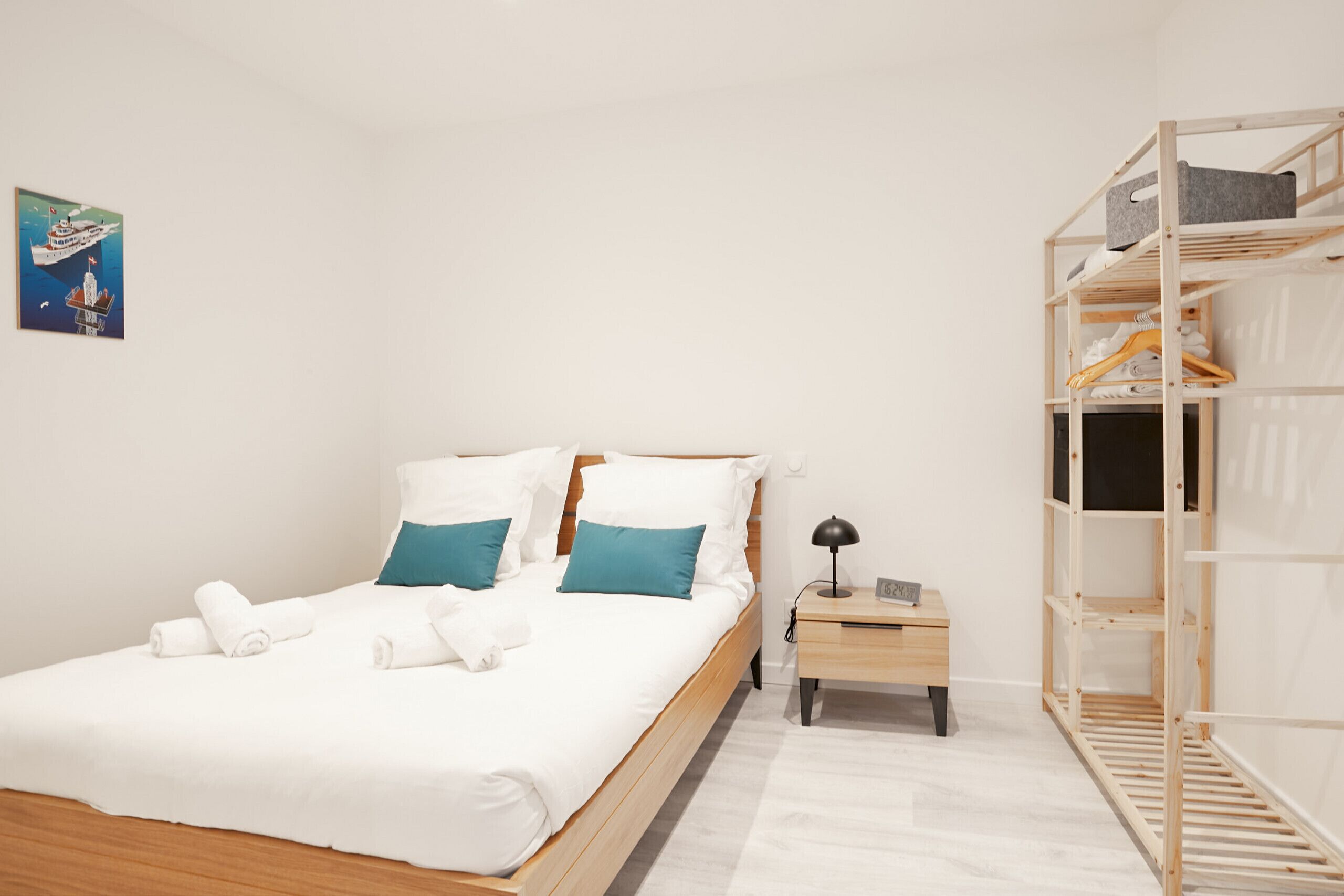 2 slaapkamers, een strijkplank/strijkijzer, gratis wifi, beddengoed