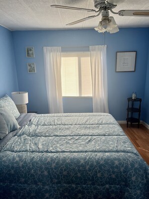 3 bedrooms, WiFi, bed sheets - Find serenity at this family-sized Lake Okeechobee home. (Okeechobee)
