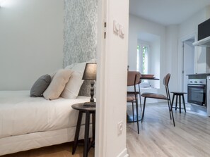 Bügeleisen/Bügelbrett, kostenloses WLAN, Bettwäsche