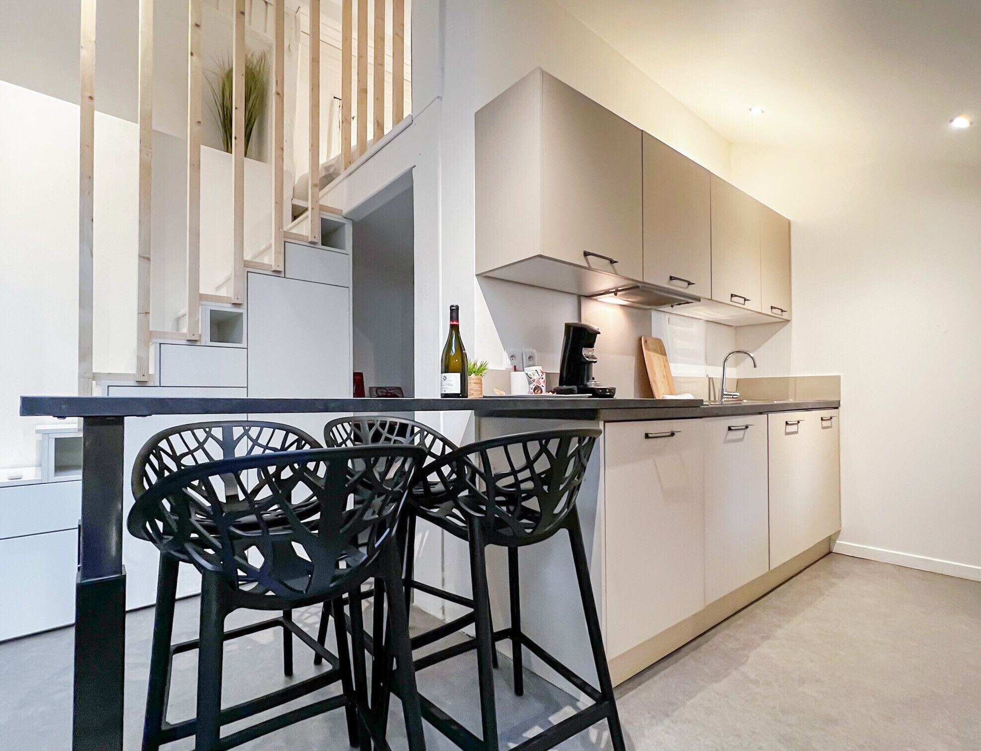 Fridge, coffee/tea maker, electric kettle, cookware/dishes/utensils