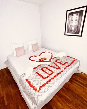 Fer et planche à repasser, Wi-Fi gratuit, draps fournis