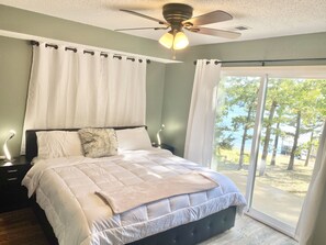 3 camere, una cassaforte in camera, una scrivania, ferro/asse da stiro