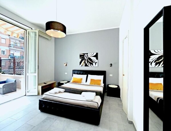 Luxury Double Room, 1 King Bed, Private Bathroom | 1 bedroom, Frette Italian sheets, premium bedding, down comforters