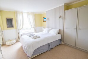 4 soverom, strykejern/-brett, reiseseng for barn og wi-fi (inkludert)