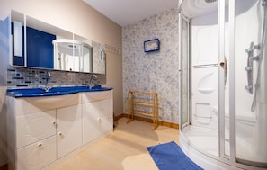 Bathtub