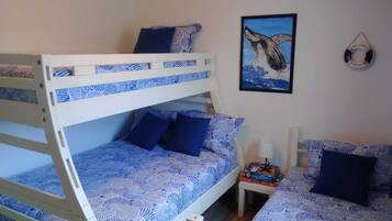 2 habitaciones, tabla de planchar con plancha, wifi y ropa de cama