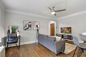 ทีวีจอแบน 55 นิ้ว พร้อมช่องดิจิตอล, ทีวี, Netflix