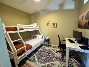 3 chambres, bureau, fer et planche Ă repasser, Wi-Fi gratuit