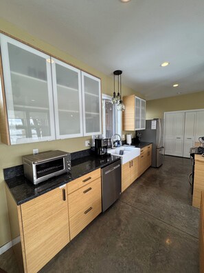 Fridge, microwave, oven, stovetop - Your Winter Escape: Cozy Ranch, Hot Tub Bliss, and Ski Shuttle Steps Away! (Crested Butte)