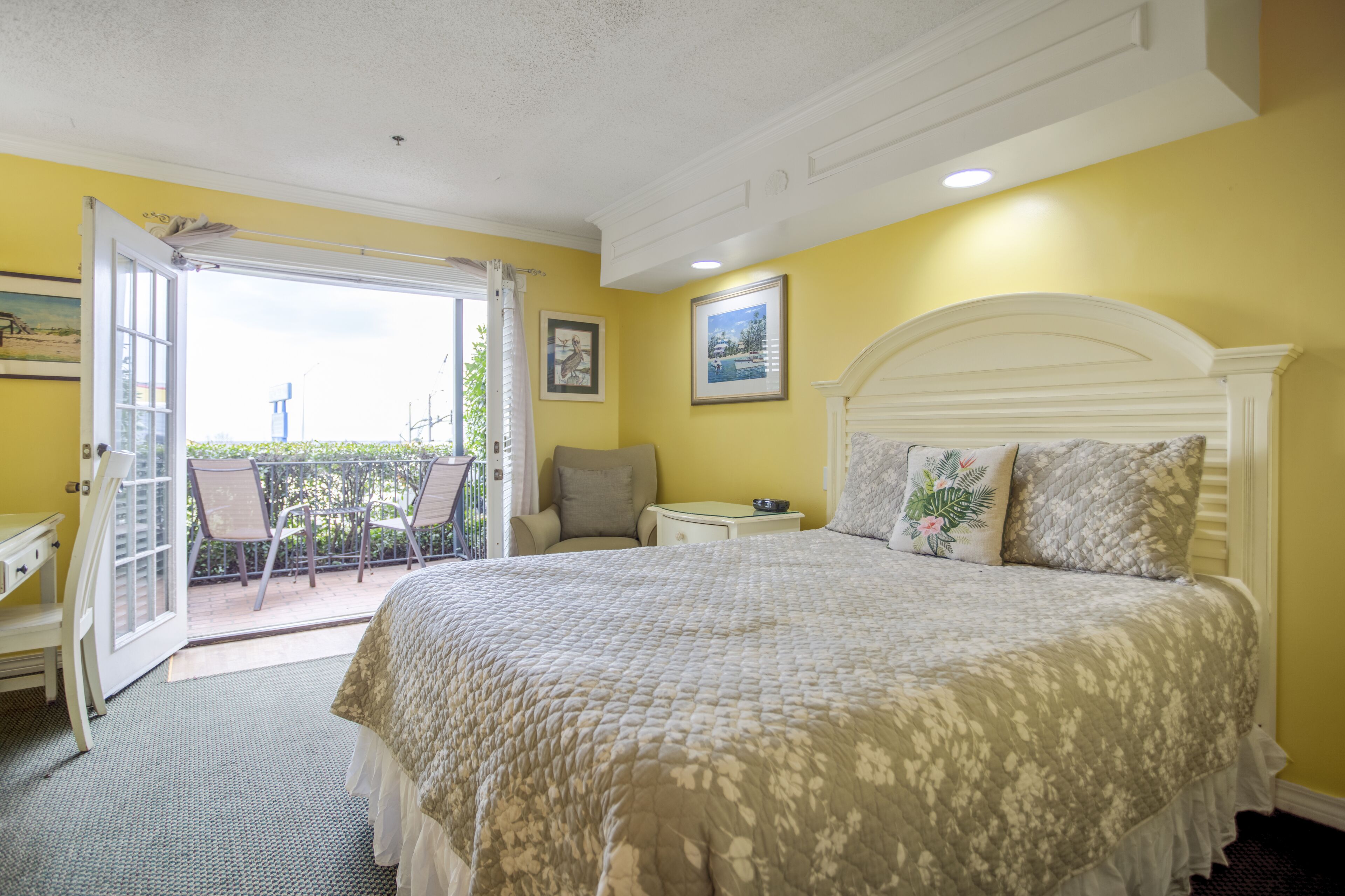 Suite, 1 Bedroom, Balcony, Sea View, Jetted Tub, Non Smoking | Γραφείο, σίδερο/σιδερώστρα, δωρεάν Wi-Fi, κλινοσκεπάσματα 