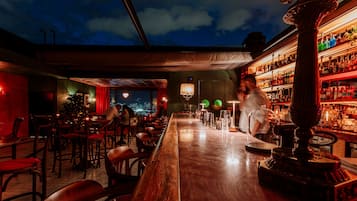 Bar (en la propiedad)