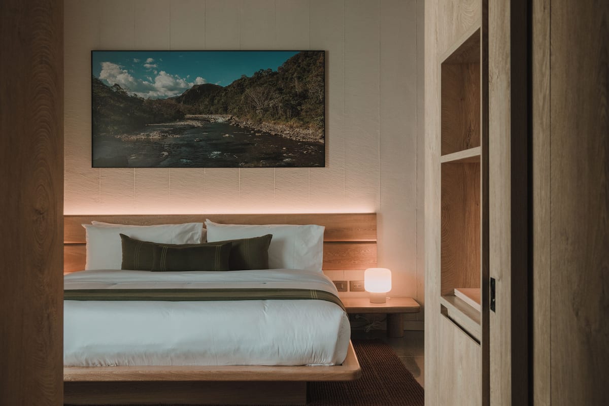 Cortinas blackout, tabla de planchar con plancha y wifi gratis