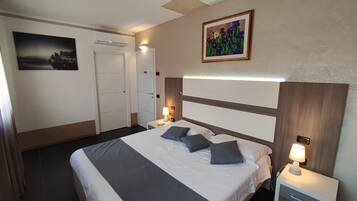 Superior Double or Twin Room | Individually decorated, individually furnished, desk, laptop workspace