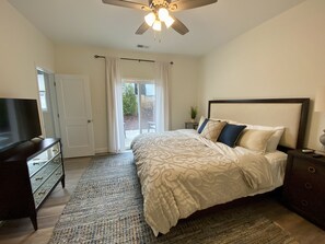 3 bedrooms, iron/ironing board, WiFi, bed sheets - Close to Lake Hartwell, Clemson, and Anderson (Anderson)