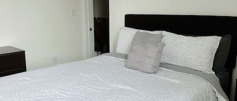 1 bedroom, desk, iron/ironing board, free WiFi