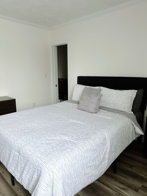 1 slaapkamer, een bureau, een strijkplank/strijkijzer, gratis wifi