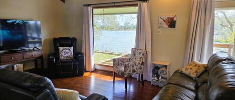 Smart TV, DVD player, books