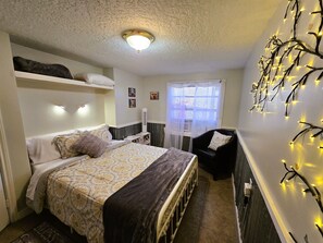 5 Schlafzimmer, Schreibtisch, Bügeleisen/Bügelbrett, kostenloses WLAN