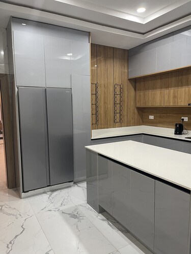 Luxury 4 Bedrooms Apt. 24Hrs Elect/WIFI/Security