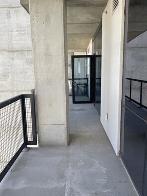 Property grounds - Luxurious High-rise w/Balcony (Phoenix)