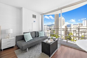 Studio, 1 grand lit, non-fumeur, vue ville | Coin séjour
