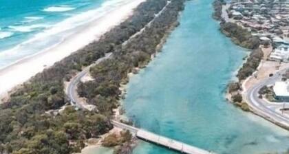 Modern Beach House in Heart of Pottsville