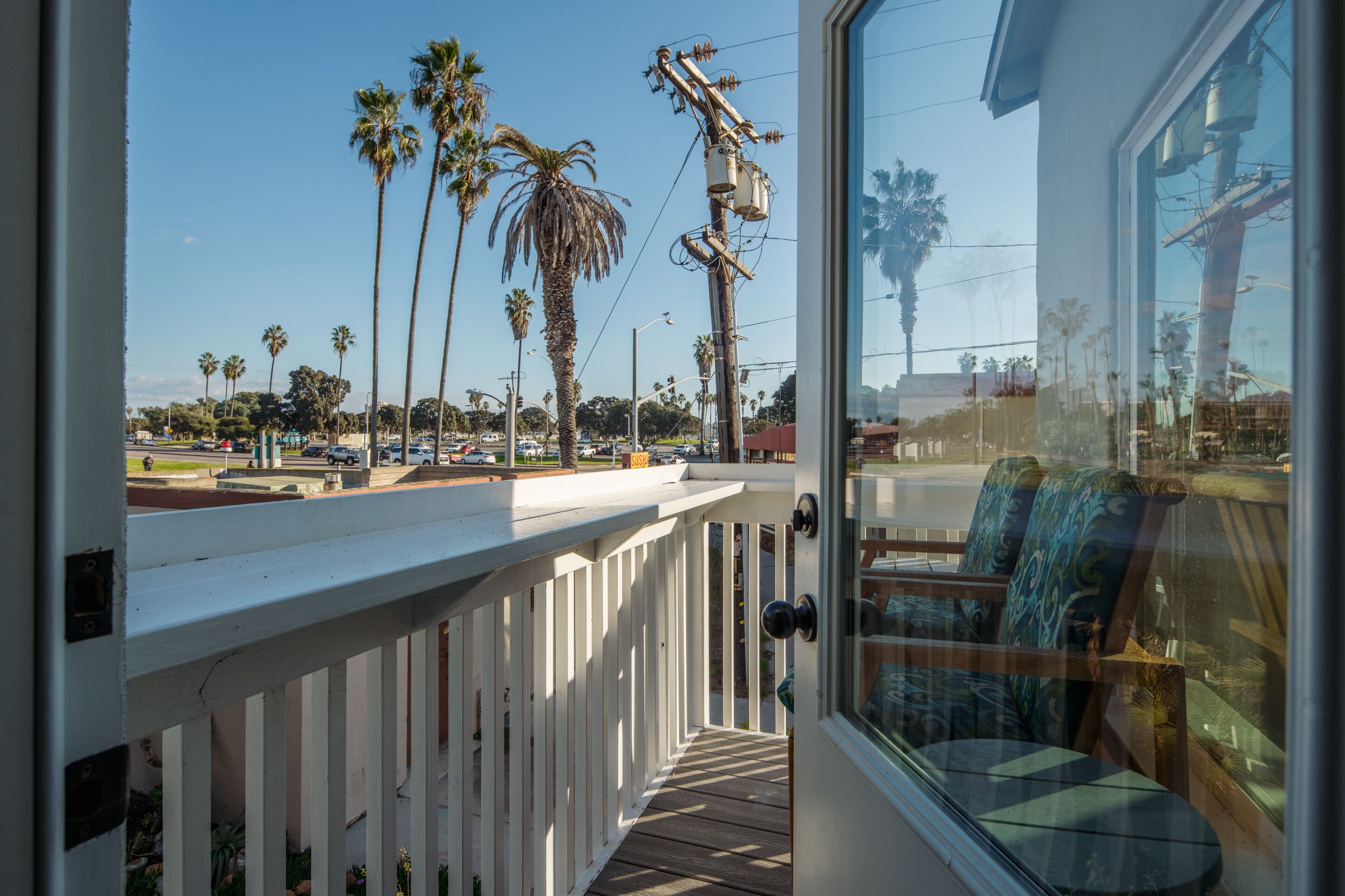 المنطقة المحيطة بالمنشأة