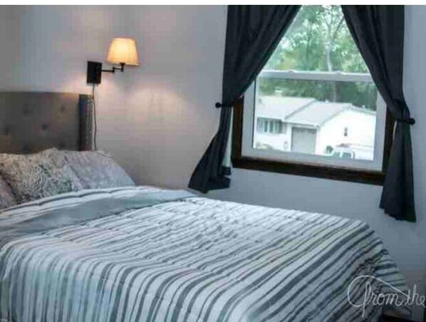 4 bedrooms, desk, free WiFi, bed sheets