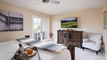 2 chambres, bureau, fer et planche Ă repasser, lit parapluie
